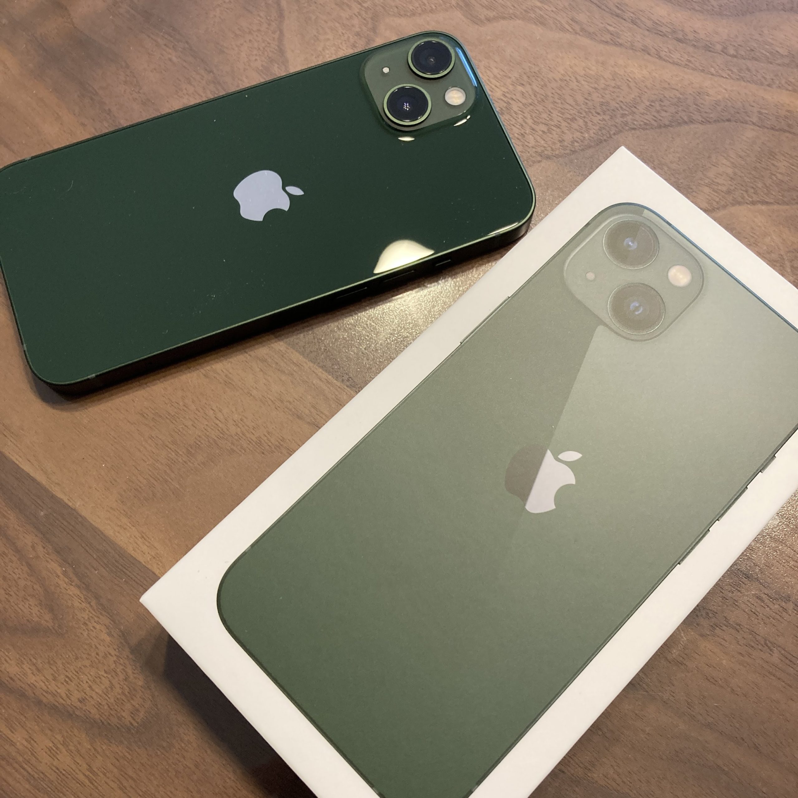 iPhone13 新色 グリーン 128GB - スマートフォン/携帯電話